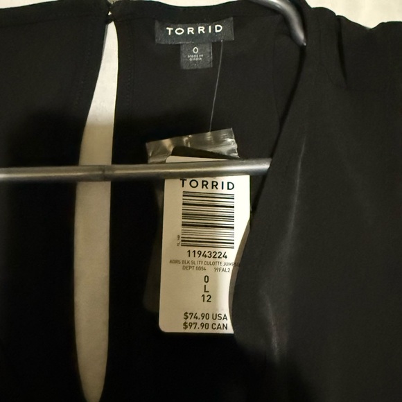 Torrid Black Women's Jumpsuit size 0 12/14 - Picture 3 of 4